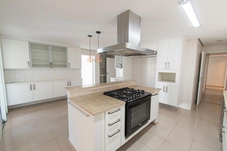 Apartamento para alugar com 342m², 4 quartos e 4 vagas Apartamento para alugar com 342m², 4 quartos e 4 vagasCozinha