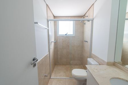 Apartamento para alugar com 342m², 4 quartos e 4 vagas Apartamento para alugar com 342m², 4 quartos e 4 vagasBanheiro da suíte 1