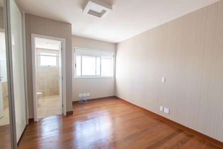 Apartamento para alugar com 342m², 4 quartos e 4 vagas Apartamento para alugar com 342m², 4 quartos e 4 vagasSuíte 2