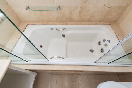Apartamento para alugar com 342m², 4 quartos e 4 vagas Apartamento para alugar com 342m², 4 quartos e 4 vagasBanheiro da suíte 3