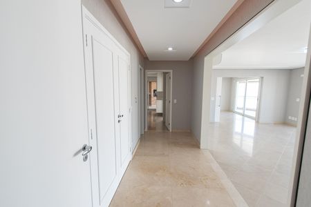 Apartamento para alugar com 342m², 4 quartos e 4 vagas Apartamento para alugar com 342m², 4 quartos e 4 vagasCorredor de entrada