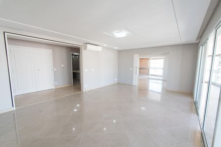 Apartamento para alugar com 342m², 4 quartos e 4 vagas Apartamento para alugar com 342m², 4 quartos e 4 vagasSala