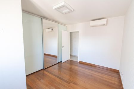 Apartamento para alugar com 342m², 4 quartos e 4 vagas Apartamento para alugar com 342m², 4 quartos e 4 vagasSuíte 1