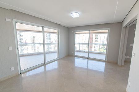 Apartamento para alugar com 342m², 4 quartos e 4 vagas Apartamento para alugar com 342m², 4 quartos e 4 vagasSala de jantar