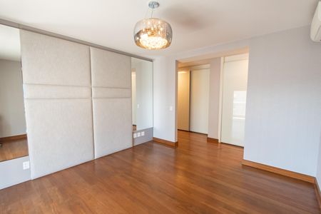 Apartamento para alugar com 342m², 4 quartos e 4 vagas Apartamento para alugar com 342m², 4 quartos e 4 vagasSuíte 4