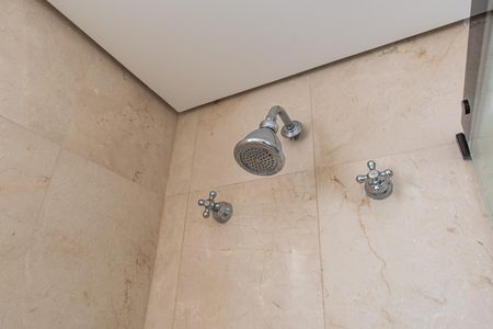 Apartamento para alugar com 342m², 4 quartos e 4 vagas Apartamento para alugar com 342m², 4 quartos e 4 vagasBanheiro da suíte 3
