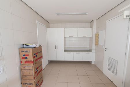 Apartamento para alugar com 342m², 4 quartos e 4 vagas Apartamento para alugar com 342m², 4 quartos e 4 vagasÁrea de serviço