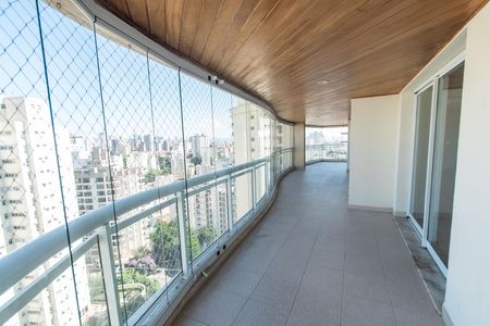 Apartamento para alugar com 342m², 4 quartos e 4 vagas Apartamento para alugar com 342m², 4 quartos e 4 vagasVaranda