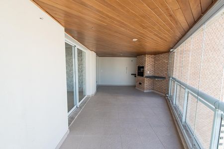 Apartamento para alugar com 342m², 4 quartos e 4 vagas Apartamento para alugar com 342m², 4 quartos e 4 vagasVaranda