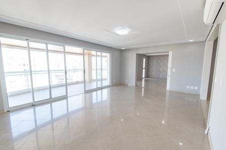 Apartamento para alugar com 342m², 4 quartos e 4 vagas Apartamento para alugar com 342m², 4 quartos e 4 vagasSala