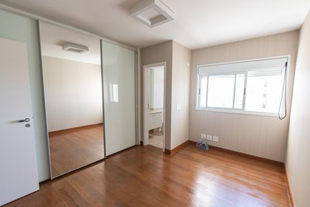 Apartamento para alugar com 342m², 4 quartos e 4 vagas Apartamento para alugar com 342m², 4 quartos e 4 vagasSuíte 2