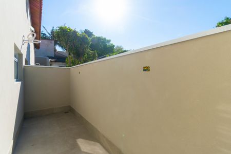 Casa de condomínio à venda com 76m², 2 quartos e 2 vagasVaranda