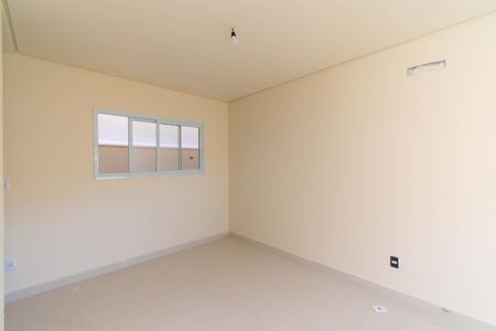 Casa de condomínio à venda com 76m², 2 quartos e 2 vagasSala