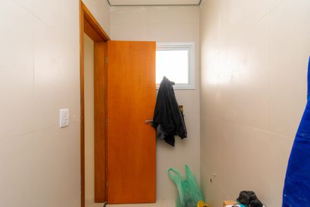 Casa de condomínio à venda com 76m², 2 quartos e 1 vaga Casa de condomínio à venda com 76m², 2 quartos e 1 vagaBanheiro da Suíte 2