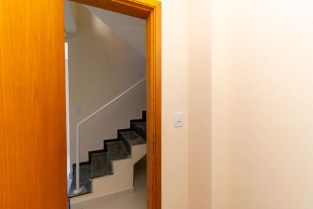 Casa de condomínio à venda com 76m², 2 quartos e 2 vagasLavabo