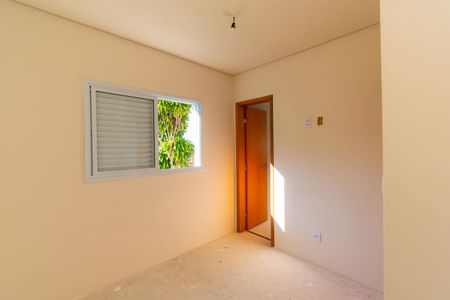 Casa de condomínio à venda com 76m², 2 quartos e 2 vagasSuíte 1