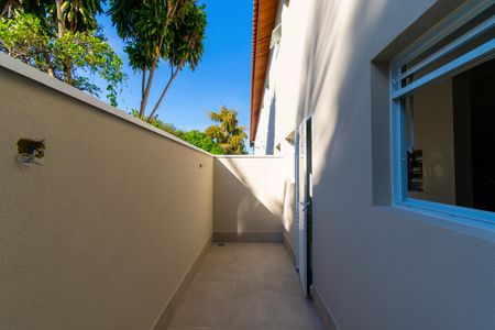 Casa de condomínio à venda com 76m², 2 quartos e 2 vagasVaranda