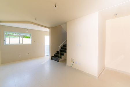 Casa de condomínio à venda com 76m², 2 quartos e 2 vagasSala