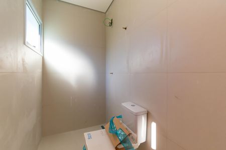 Casa de condomínio à venda com 76m², 2 quartos e 2 vagasBanheiro da Suíte 1