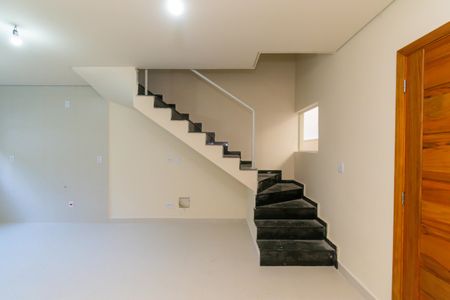 Casa de condomínio à venda com 76m², 2 quartos e 1 vagaSala