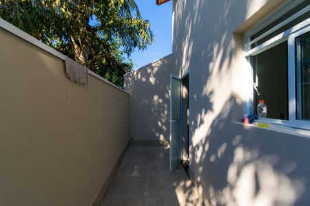 Casa de condomínio à venda com 76m², 2 quartos e 1 vagaVaranda