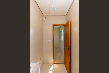 Casa de condomínio à venda com 76m², 2 quartos e 1 vagaBanheiro da Suíte 1