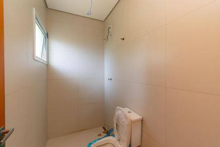 Casa de condomínio à venda com 76m², 2 quartos e 1 vagaBanheiro da Suíte 1