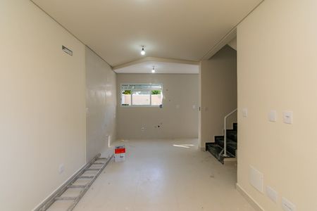 Casa de condomínio à venda com 76m², 2 quartos e 1 vagaSala