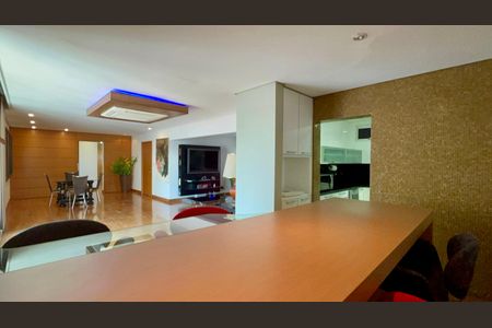 Apartamento à venda com 200m², 2 quartos e 2 vagasSala de TV