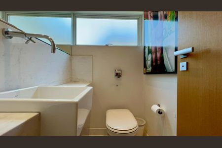 Apartamento à venda com 200m², 2 quartos e 2 vagasLavabo