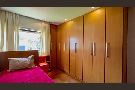 Apartamento à venda com 200m², 2 quartos e 2 vagasQuarto