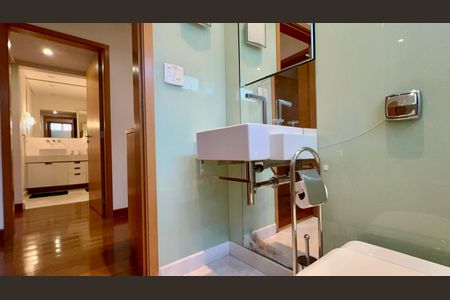 Apartamento à venda com 200m², 2 quartos e 2 vagasBanheiro