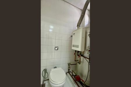 Apartamento à venda com 200m², 2 quartos e 2 vagasBanheiro de serviço