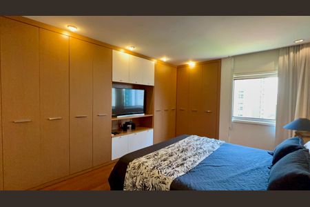 Apartamento à venda com 200m², 2 quartos e 2 vagasSuite
