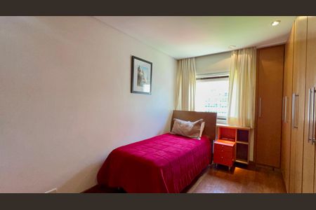 Apartamento à venda com 200m², 2 quartos e 2 vagasQuarto