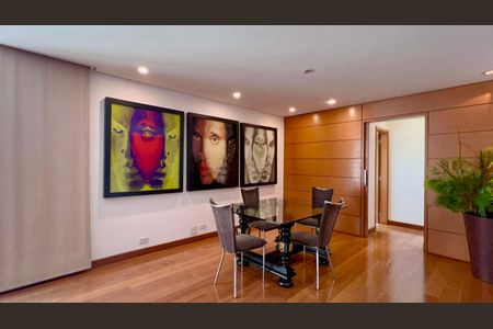 Apartamento à venda com 200m², 2 quartos e 2 vagasSala de Jantar