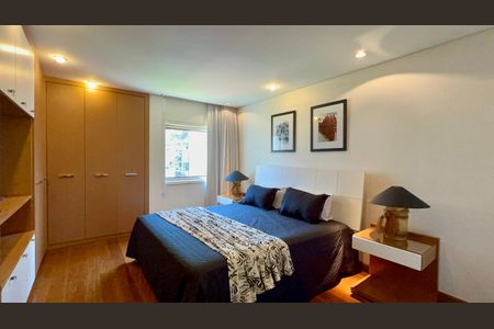 Apartamento à venda com 200m², 2 quartos e 2 vagasSuite