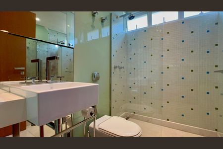 Apartamento à venda com 200m², 2 quartos e 2 vagasBanheiro