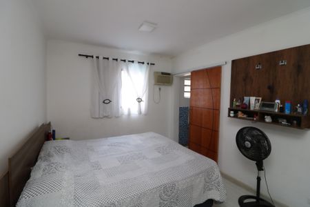 Casa à venda com 240m², 5 quartos e 4 vagasSuíte Casa 3
