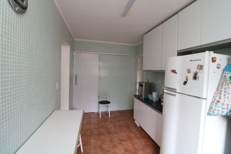 Casa à venda com 240m², 5 quartos e 4 vagasCozinha Casa 3