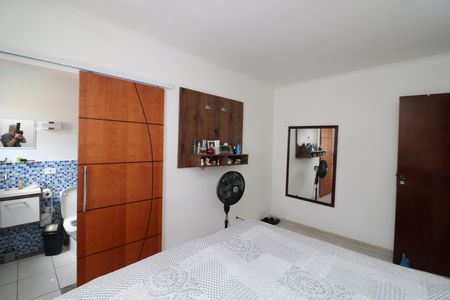 Casa à venda com 240m², 5 quartos e 4 vagasSuíte Casa 3