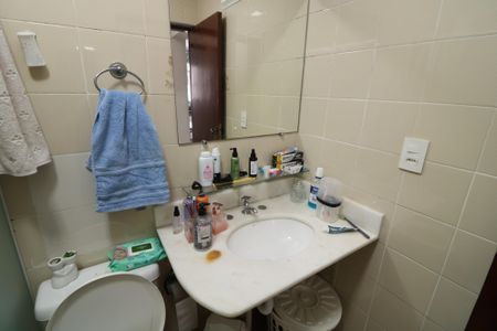 Casa à venda com 240m², 5 quartos e 4 vagasBanheiro Casa 3