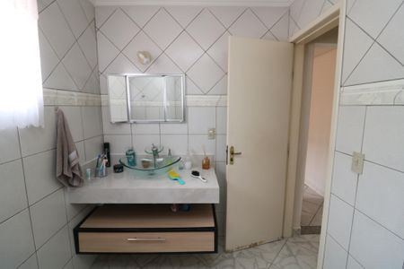 Casa à venda com 240m², 5 quartos e 4 vagasBanheiro Casa 2