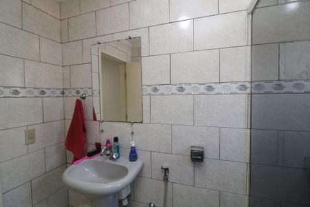 Casa à venda com 240m², 5 quartos e 4 vagasSuíte - Banheiro Casa 2