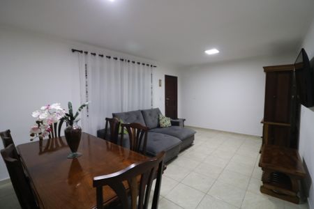 Casa à venda com 240m², 5 quartos e 4 vagasSala Casa 3