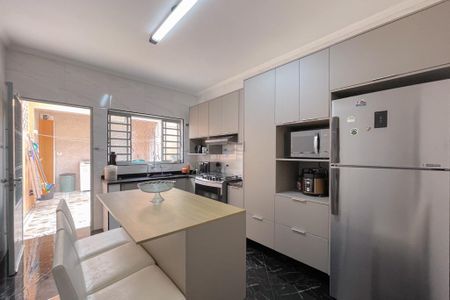 Casa à venda com 125m², 2 quartos e 2 vagas Casa à venda com 125m², 2 quartos e 2 vagasCozinha
