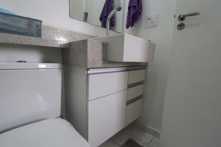 Apartamento à venda com 65m², 3 quartos e 2 vagasBanheiro da Suíte