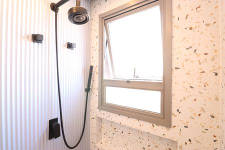 Apartamento à venda com 180m², 4 quartos e 3 vagasDetalhe Banheiro da Suíte 2