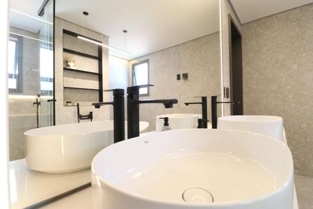 Apartamento à venda com 180m², 4 quartos e 3 vagasDetalhe Banheiro da Suíte 3