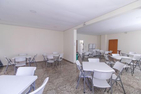 Apartamento à venda com 67m², 2 quartos e 1 vaga Apartamento à venda com 67m², 2 quartos e 1 vagaÁrea comum - Salão de festas